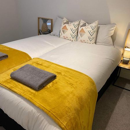 Crawley 2Bed Apartament Close To Gatwick Airport Copthorne  Esterno foto